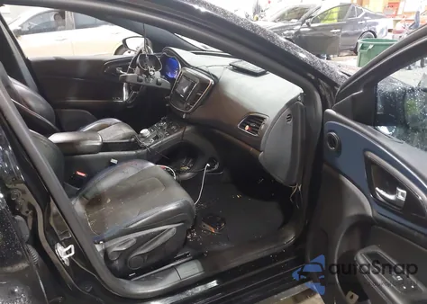 2016 Chrysler 200 S z USA, uszkodzony, nr VIN 1C3CCCBB0GN151376